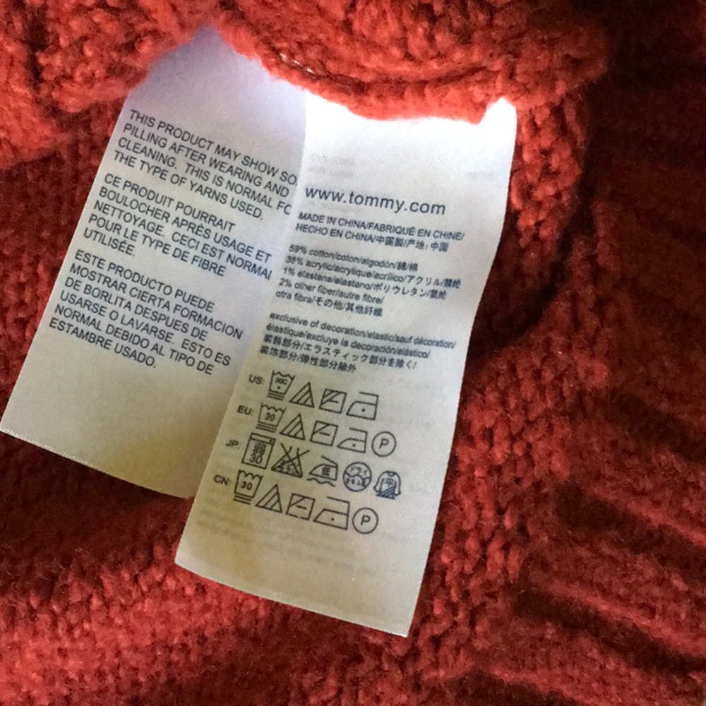 Tommy Hilfiger Red Sweater Size L - Picture 4 of 4
